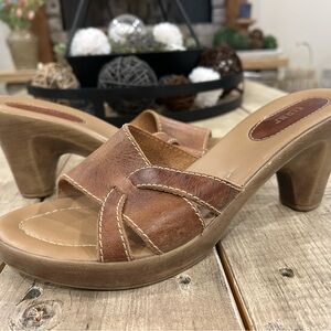 Elegant Tan Leather Mules by Sofft
